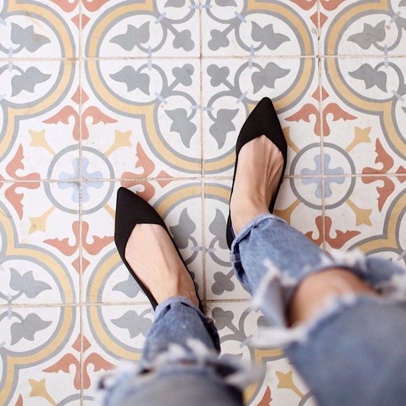 Rothy's Shoes - Rothy’s solid black pointed point washable flats